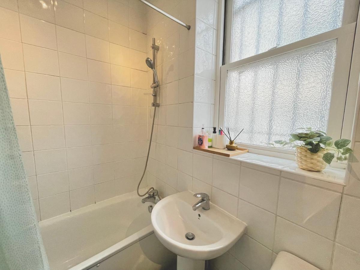 Archway Station Big Bedroom Flat 伦敦 外观 照片