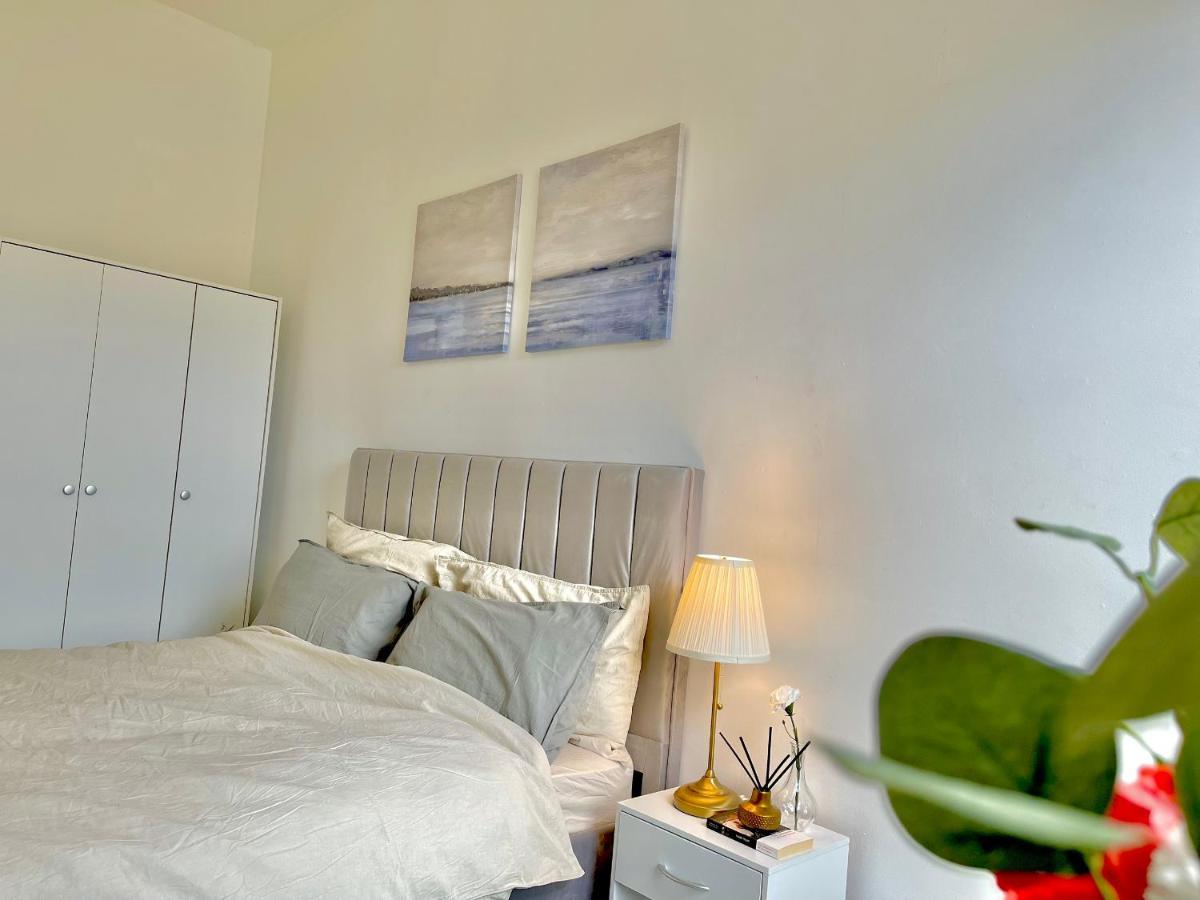 Archway Station Big Bedroom Flat 伦敦 外观 照片